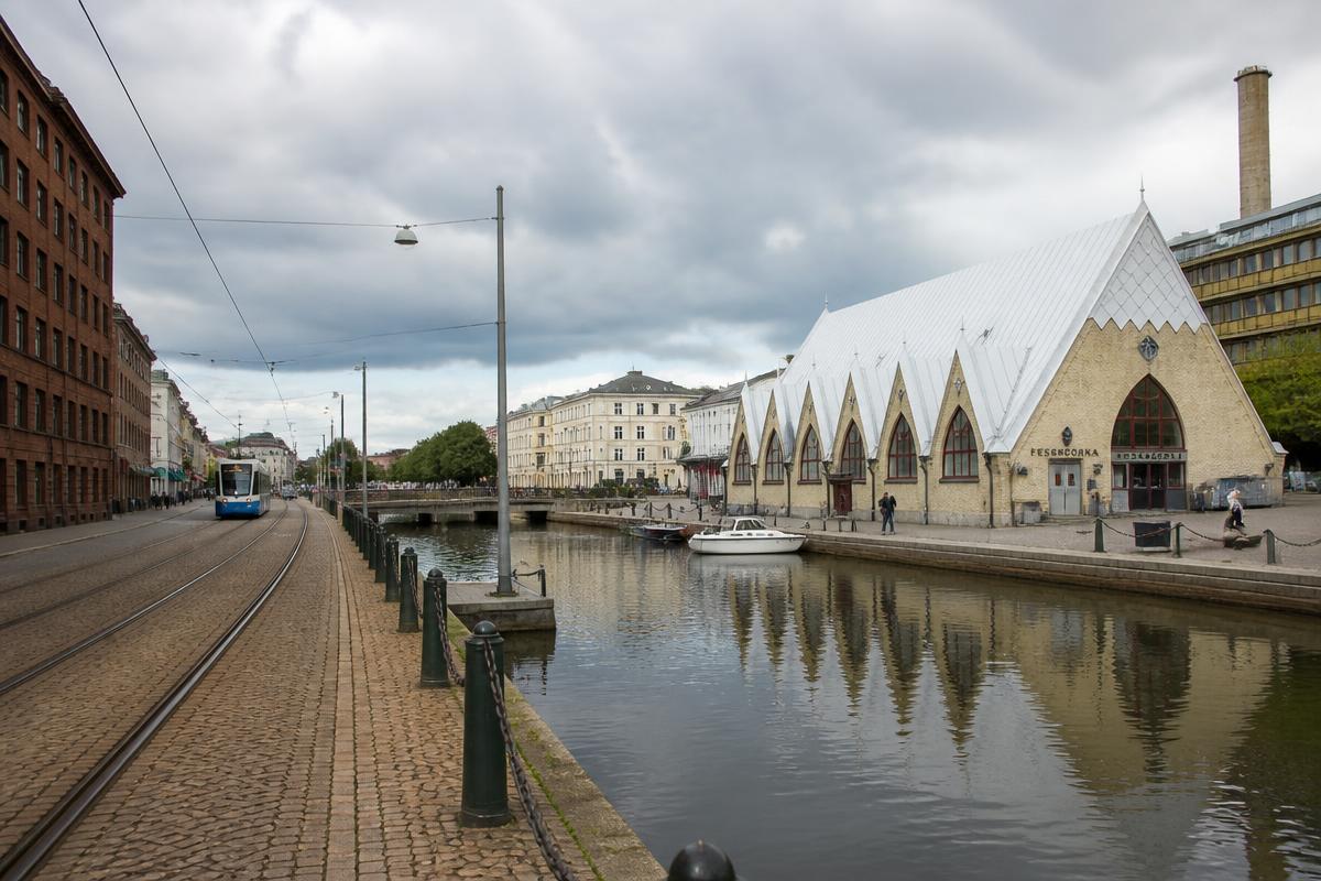 Kanal och tegelhus i centrala Göteborg